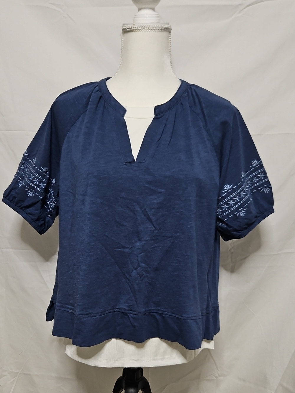 Embroidered Navy Short Sleeve Split-Neck Top